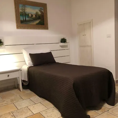 L'angolo Del Marchese Bed & Breakfast *